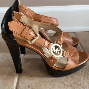 Michael Kors Tan/Black Splice Leather Heels - 8.5M